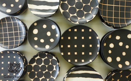 【沖縄のかわいい器】陶factory509 モノクロ皿／ゼブラ