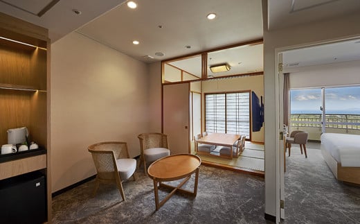 【ANAクラウンプラザリゾート沖縄うるまヒルズ】ファミリースイート（4名様まで）朝食付き