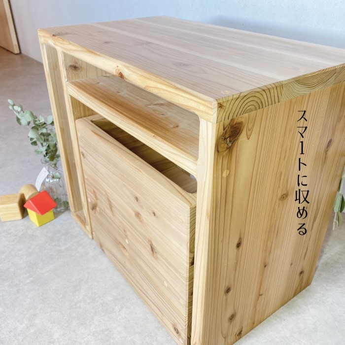 大人になってもおしゃれ家具として使える「キッズ勉強机」(温もり感じる安心の天然無垢（杉）材)〈雑貨 日用品 キッズ勉強机 デスク 机 天然杉 木製 工芸品 サイドテーブル〉 