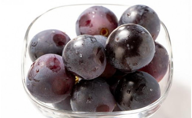 【厳選・産直】和歌山県産たねなしピオーネ約2kg（目安：3房～5房）◇