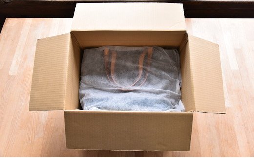 岡喜近江牛レザーと帆布のヨコ型ショルダーバッグ　グレー/琵琶湖ブルー【CC19W】