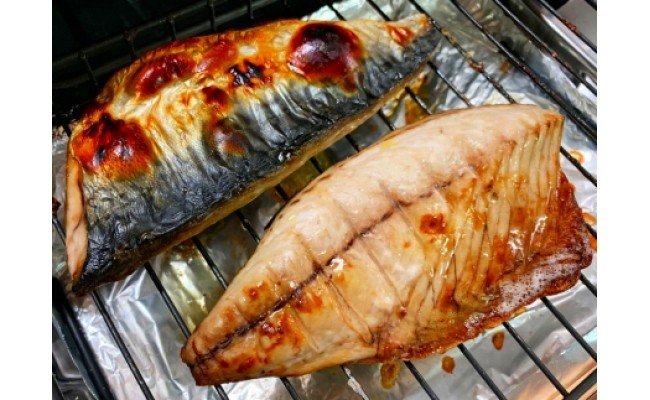 G7012_【リピーター続出！！】塩さばフィレ14枚入(真空パック入) 真空パック 切り身 おかず 肉厚 焼くだけ 簡単 万能 さば 水産加工品 魚介 海鮮 海の幸 海産物 食品 食べ物 冷凍 グルメ お取り寄せ 送料無料