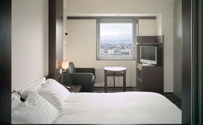 FURANO NATULUX HOTEL　朝食付ペア宿泊券（ダブル）【OFFシーズン】ホテル 旅行 北海道 富良野 ふらの 宿泊 チケット 体験 旅 食事 