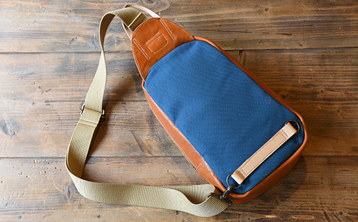 ハンドメイド　上質な素材で作った大人のワンショルダーバッグ　琵琶湖ブルー【CC22W】