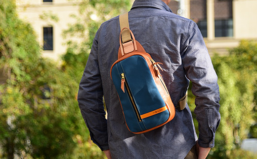 ハンドメイド　上質な素材で作った大人のワンショルダーバッグ　琵琶湖ブルー【CC22W】