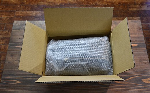 旅行にも普段使いにも最適　革と地産帆布で作ったボディバッグ　琵琶湖ブルー【CC21W】