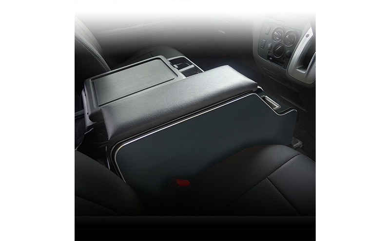 日産 　NV350 キャラバンワイドスーパーロングDX　センターコンソール 雑貨 日用品 