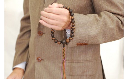 1400年の歴史を誇る近江の数珠職人が手掛けた 男性用 黒柿の念珠【F010W】