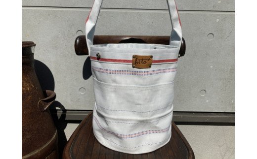 消防ホースアップサイクル【バケツ型バッグNEW】白ベース【DP01W】