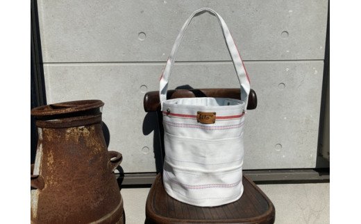 消防ホースアップサイクル【バケツ型バッグNEW】白ベース【DP01W】