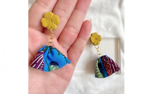 【ピアスorイヤリング】秋晴れポリマークレイピアス