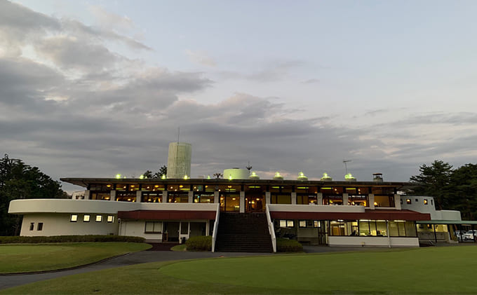 【平日限定】嵐山カントリークラブ ゴルフプレー券 2名様 ゴルフ場利用権 