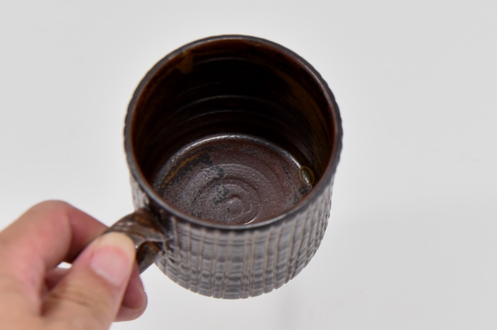 京焼「新羅釉木賊紋マグカップ」【黒】1個〈マグカップ 京焼 手作り カップ 食器 陶器 工芸品 新羅釉 木賊紋〉 