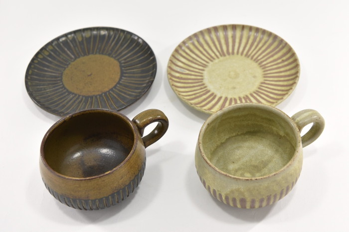 京焼「遙白釉＆新羅釉／木賊紋コーヒー碗・皿」（ピスタチオグリーン＆黒）2種セット〈コーヒーカップ ティーカップ 京焼 手作り カップ お皿 セット 食器 陶器 工芸品 新羅釉 木賊紋 遙白釉〉 茶碗 コーヒー椀 