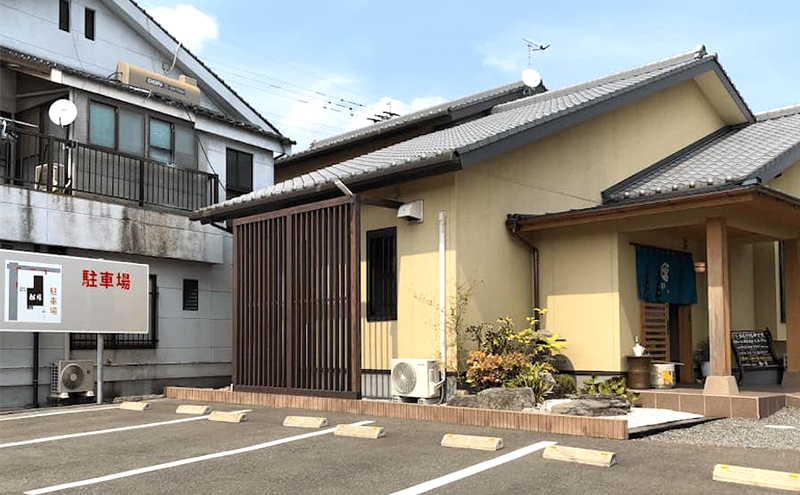 うなぎの蒲焼入り おむすび 「うなむす」4個セット 【配送不可：離島】 鰻 餅米 もち米 うなぎの蒲焼き 本格炭火焼 おこわ 手作り 