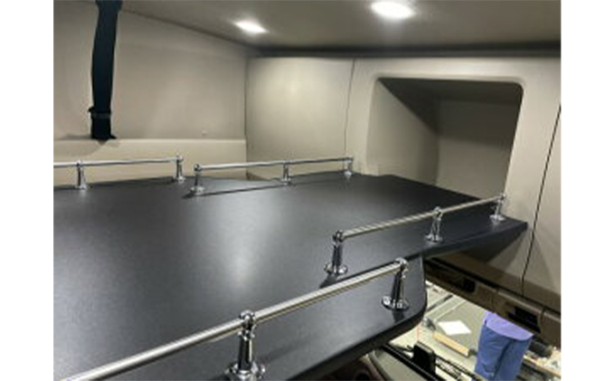 日野 17レンジャー専用（ハイルーフ/ワイドボディ用）オーバーヘッドコンソール【パイプ付】 車 部品 車両 ワイド車 ハイルーフ専用 マットブラック 