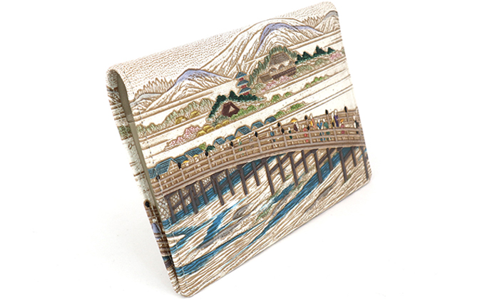 【文庫屋大関】パーソナルホルダー　浮世絵　三条大橋【皮革工芸品】 ファッション 小物 シンプル パスポートケース 病院セット 型押し 大関卯三郎 牛革 