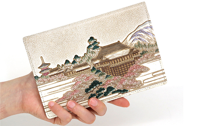 【文庫屋大関】パーソナルホルダー　浮世絵　清水寺【皮革工芸品】 ファッション 小物 シンプル パスポートケース 病院セット 型押し 大関卯三郎 牛革 