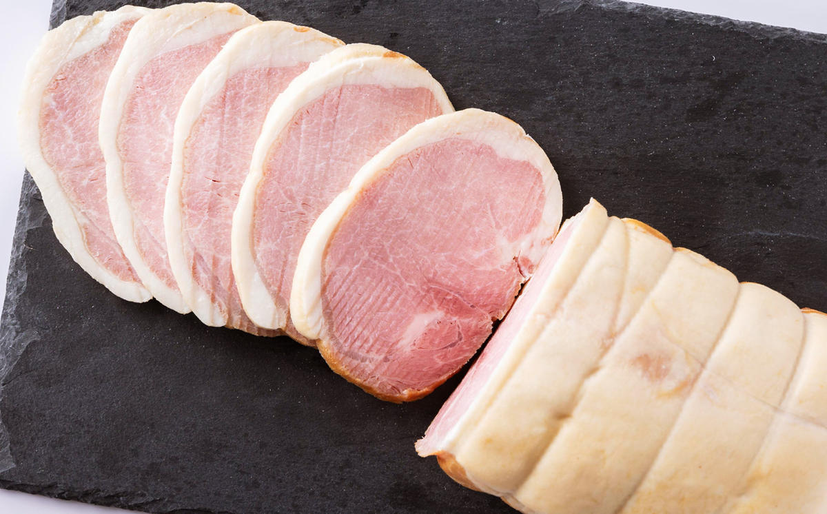 北海道産 ひだか ホエー豚 幸王 特製布巻 プレミアム ロースハム 750g