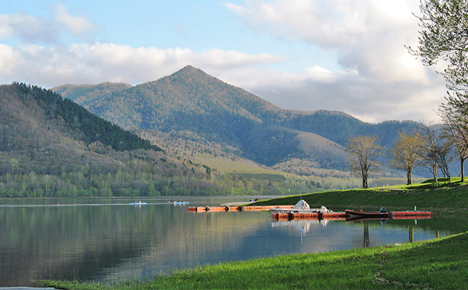手ぶらでキャンプ（オートキャンプ場2名様分） 北海道 南富良野町 オートキャンプ キャンプ かなやま湖 宿泊券 チケット 入場券 体験チケット ドックラン 