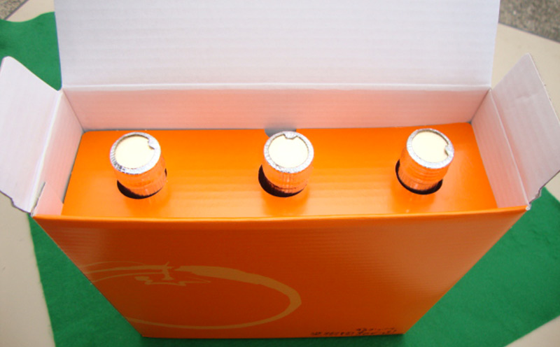 ZY6001n_果樹園紀の国 有田みかん ブランド ジュース 味皇（あじおう）720ml×3本 セット【和歌山 みかんジュース ミカンジュース ストレート 無添加 果汁100% 有田】