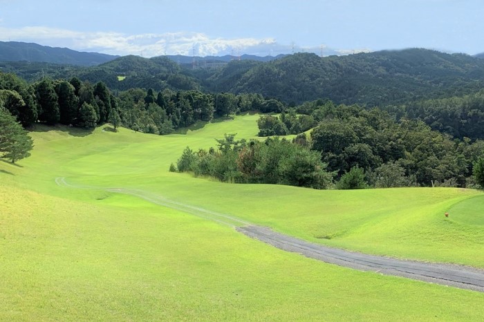 宇治田原カントリー倶楽部　ゴルフ平日プレー券　1枚〈ゴルフ ゴルフ場利用権 プレー券 平日プレー券 チケット 平日2名様 イベント〉 ゴルフプレー券 平日1名様 