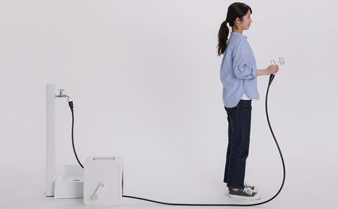 フルカバーコンパクトホースリール20m FCH-20M ホワイト アイリスオーヤマ 雑貨 日用品 庭 洗車 水やり 外 ベランダ 園芸用品 簡単設置 白 