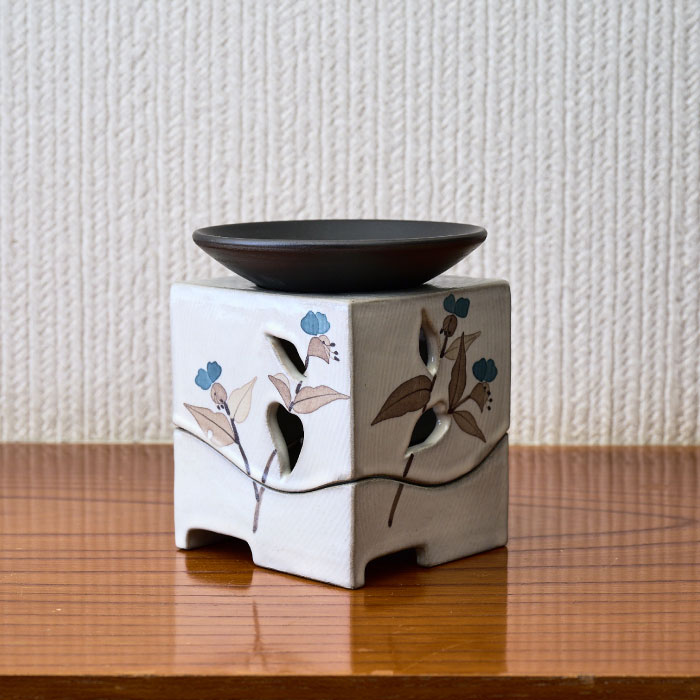 和紙染草花文茶香炉 【日の隈窯 和紙染 和紙 佐賀 陶器 粉引き 鉄絵