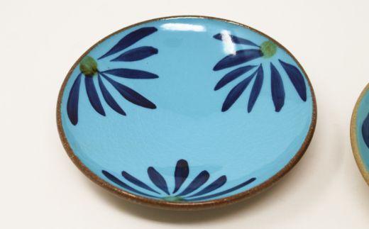 【琉球太田焼窯元】青唐草紋様　6寸皿＜2枚セット＞