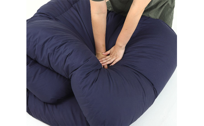 羽毛布団シングル掛け布団日本製ダウン90％1.2kg立体スクエアキルト8か所ループ付きネイビー 寝具 軽量 抗菌 消臭 立体キルト 