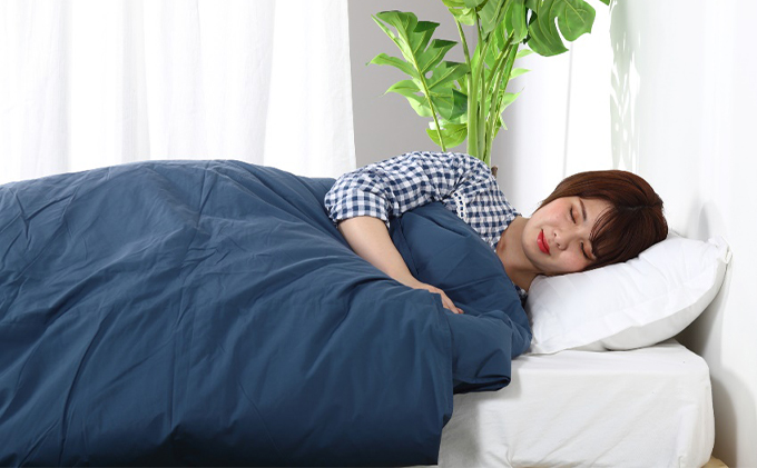 羽毛布団シングル二枚合わせ 合掛布団0.8kg/肌掛布団0.3kg オールシーズン対応 ネイビー 寝具 掛け布団 軽量 立体キルト 春 夏 秋 冬 