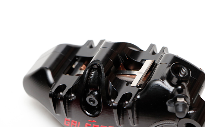 GALE SPEED エラボレート・フロント4Pキャリバー(アキシャル40mm) 右/チタンボルト仕様 ブラック バイク オートバイ パーツ 右キャリパー 