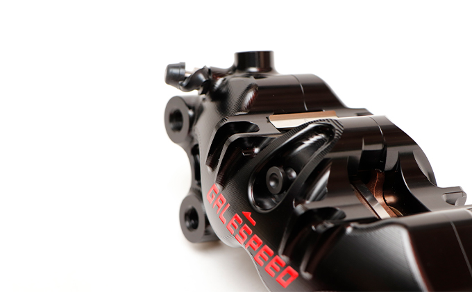 GALE SPEED エラボレート・フロント4Pキャリバー(アキシャル40mm) 左/チタンボルト仕様 ブラック バイク オートバイ パーツ 左キャリパー 