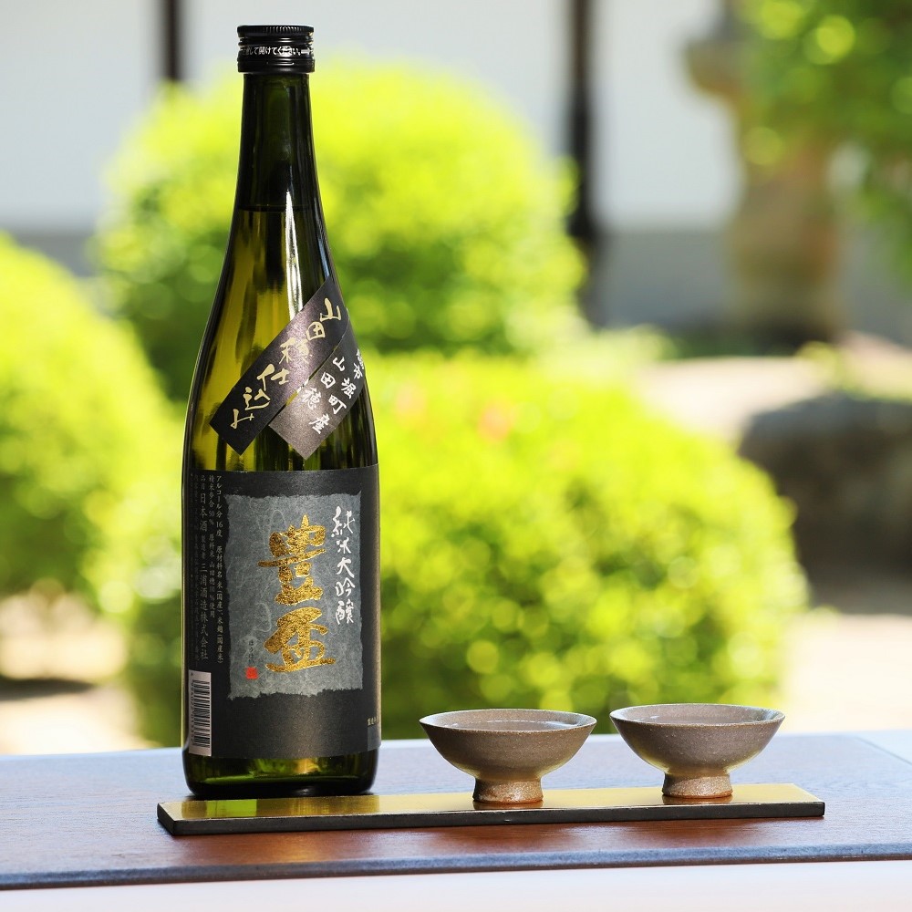 〈予約受付〉【全国新酒鑑評会金賞受賞の蔵元】豊盃 純米大吟醸 山田穂（1,800ml）西脇市産山田穂使用日本酒 (19-1)