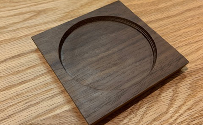 LINDO Coaster（2枚入り）コースター キッチン 食卓 机 コップ 敷物 工房 自然 素材 木目トレー ウォールナット 無垢材 職人 手作業 グラス 置き アクセサリー トレイ 