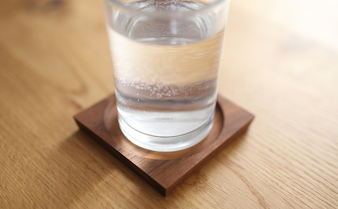 LINDO Coaster（2枚入り）コースター キッチン 食卓 机 コップ 敷物 工房 自然 素材 木目トレー ウォールナット 無垢材 職人 手作業 グラス 置き アクセサリー トレイ 