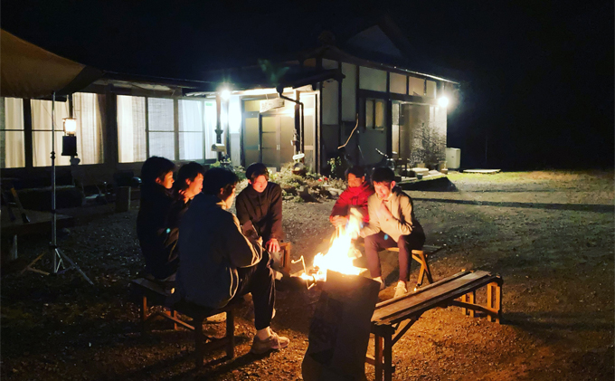 ゲストハウス笑び 4名貸切宿泊プラン 宿泊チケット 星降る宿 田舎 自然 満天 星空 シェアハウス アットホーム 縁側 BBQ お酒 のんびり 花火 焚き火 薪ストーブ ピザ 焼き 体験 4人 