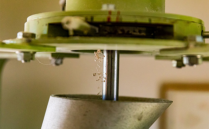 石臼挽き一文字 乾麺 （黒うどん）4袋 約8人前（1袋200g、約2人前） 備前福岡 一文字うどん 麺類 小麦製品 ざるうどん かけうどん 子供 お昼 ランチ あっさり さっぱり 地元 小麦粉 風味 