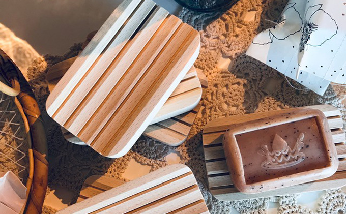 北海道の木材を使用したソープディッシュ【1個】 雑貨 日用品 工芸品 シンプル ブナ材 石鹸 皿 トレイ おしゃれ 自然 天然 