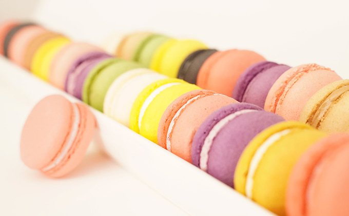 数量限定★マカロン詰め合わせ 12種類のフレーバー おやつ ギフト 贈り物 洋菓子 人気 厳選 袋井市 お菓子 スイーツ 焼き菓子 カラフル かわいい おもてなし カシス ストロベリー 塩キャラメル カフェオレ 抹茶ミルク チョコレート 