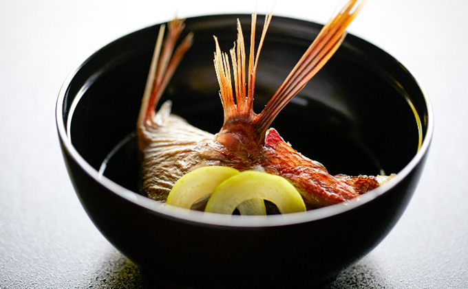 葛城北の丸 ゴルフプレイ（平日＆キャディ付）＆ 4名宿泊券（1泊2食）人気 厳選  料理 グルメ 家族 夫婦 静岡 旅行 プレー 袋井市 ゴルフ場 利用券 宿泊チケット 食事付き 泊り 趣味 ビジネス スポーツ 名門コース 