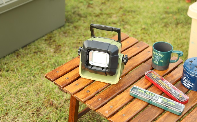 LEDベースライト 投光器 作業灯 充電式 コードレス500lm LLT-500BB アイリスオーヤマ アウトドア 