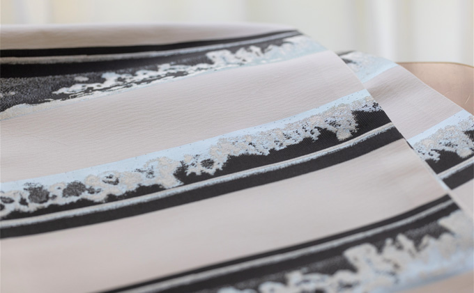 山鳥毛の刀文が美しい、西陣織刃文帯【袋帯】 ファッション 小物 和服 和装 着物 刃文柄 訪問着 フォーマル 小紋 お洒落 装い 銀糸 黒銀糸 銀箔 