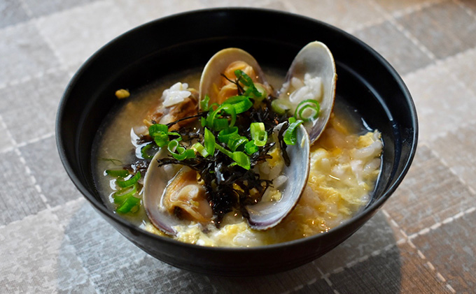 【簡単 お手軽】 北海道 厚岸産 ボイル冷凍 あさり 特大 プレミアム 300g×3パック【 3ヵ月 定期便 】 (各回900g×3ヶ月分,合計約2,700g)  北海道産 国産 出汁 味が濃い 旨味 あさりのみそ汁 パスタ 酒蒸し 料理 調理 食材 特大サイズ 