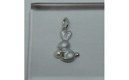 20-12伊勢志摩あこや本真珠ペンダント(ミニウサギ)SV製