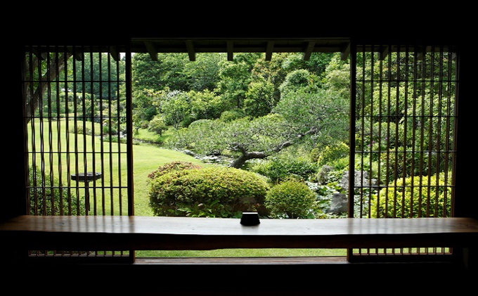 葛城 北の丸ペア宿泊券 1泊2食 饗コース＆ドリンクフリー＆お土産つき【静岡クラウンメロン富士級 1個】メロン 人気 厳選 グルメ 家族 夫婦 静岡 旅行 袋井市 日本建築 四季 癒し 料理個室 料理 おもてなし 泊り 
