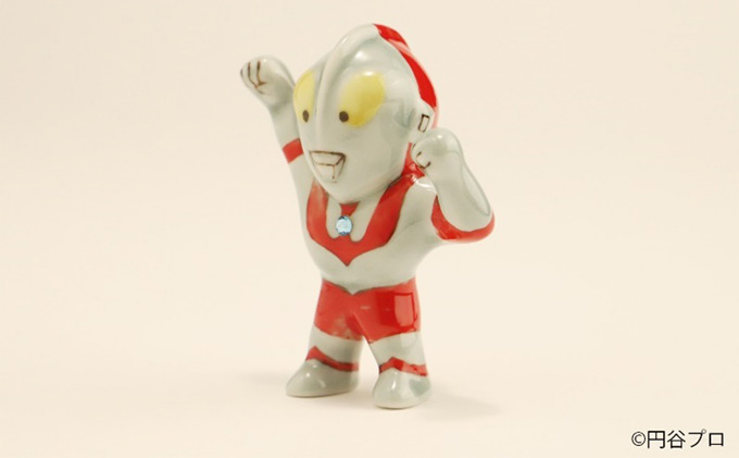 九谷焼　ウルトラマン　色絵 a05 工芸品 焼き物 小物 置き物 インテリア キャラクター アニメ コレクション 絵付け ヒーロー 戦隊もの 