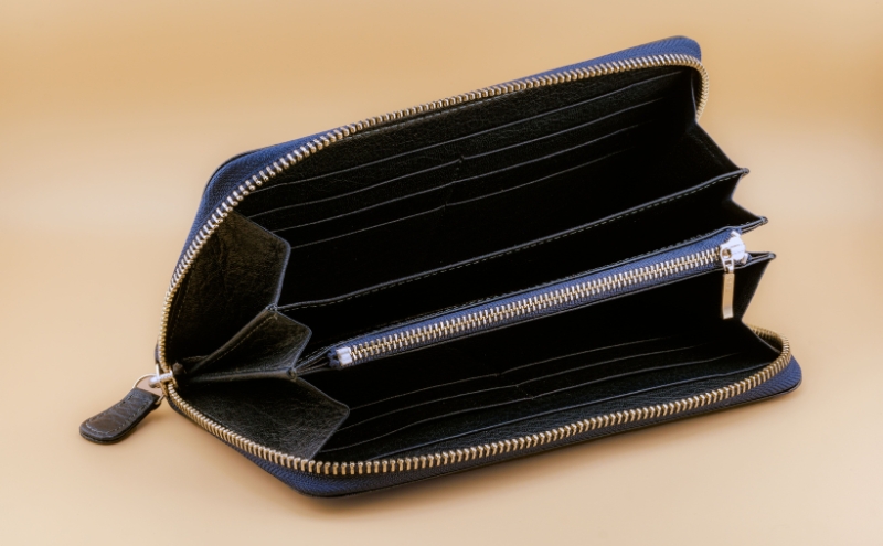 信州鹿革 ラウンド財布 小物 ウォレット 革製品 革小物 収納力抜群 カード12枚 マチ付お札入れ フリーポケット 出し入れ簡単 鹿皮 コンパクト 