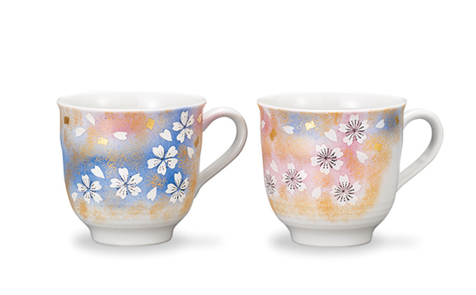 九谷焼 ペアマグカップ 花の舞/山近祥 a01 工芸品 伝統工芸 コーヒーカップ ペアカップ 結婚 結婚祝 誕生日プレゼント 還暦祝い 古希 喜寿 米寿 退職 定年 プレゼント お祝い お返し お礼 