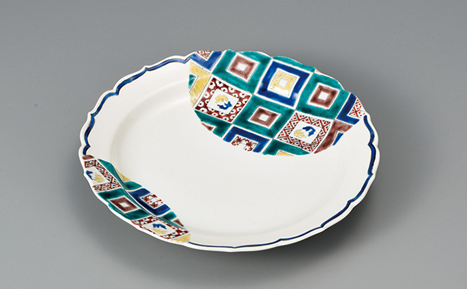 九谷焼 8.3号盛皿 石畳の図 a01 工芸品 平皿 結婚 引き出物 金婚式 誕生日プレゼント 還暦祝い 古希 喜寿 米寿 退職 定年 プレゼント お祝い お返し お礼 